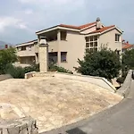 Apartamento Peaceful Family With Private Garage Free Parking, Split