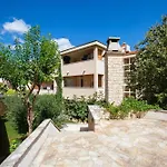 Peaceful Family With Private Garage Free Parking, Apartamento *
