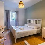 Peaceful Family With Private Garage Free Parking, Apartamento Split