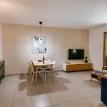 Apartamento Peaceful Family With Private Garage Free Parking, *
