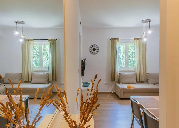 아파트 Peaceful Family With Private Garage Free Parking,