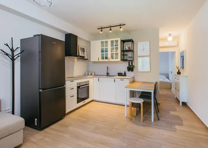 Peaceful Family With Private Garage Free Parking,
