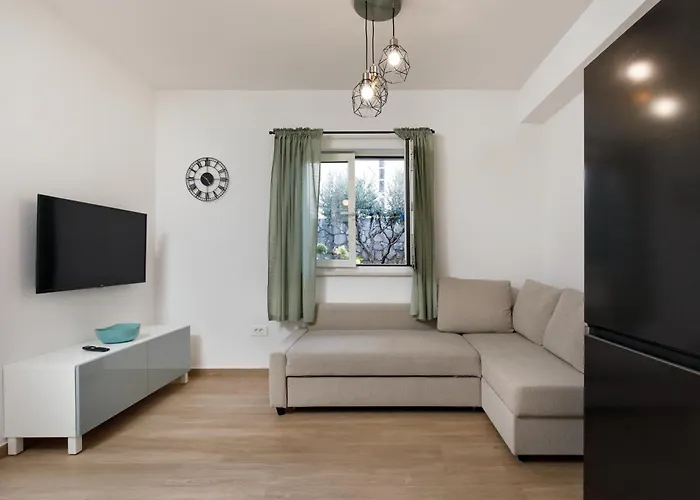 아파트 Peaceful Family With Private Garage Free Parking,