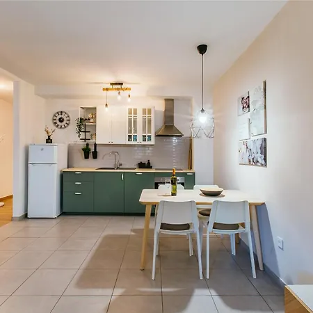 Appartement Stay,family Garden ,kids Friendly, Parking In Garage Split