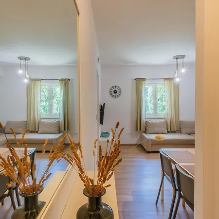 Appartement Stay,family Garden ,kids Friendly, Parking In Garage