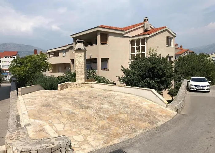 شقة Peaceful Family With Private Garage Free Parking, سبليت