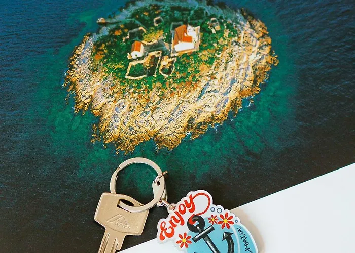 Peaceful Family With Private Garage Free Parking, * سبليت